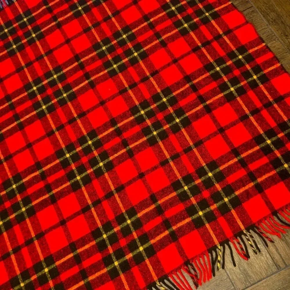 Faribo Vintage Fluff Loomed Red Black Plaid Stadium Blanket 52
